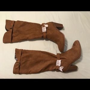 Knee high boots size 8 NEVER WORN
